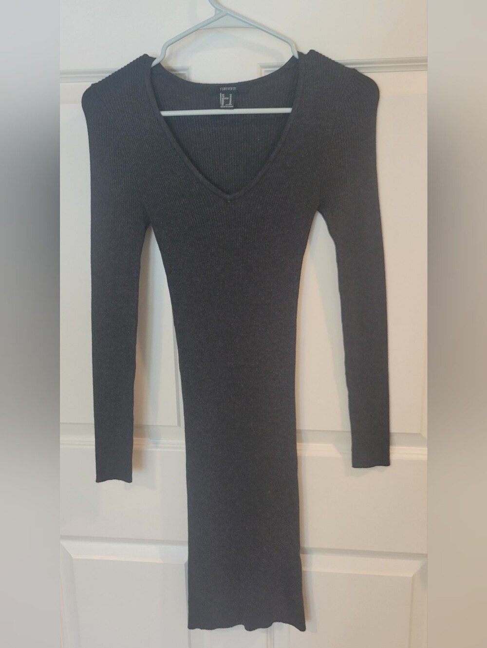 Forever 21 Charcoal Ribbed V-Neck Long Sleeve Dress